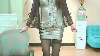 小腹纹身的女主播,揭秘网络直播界的独特魅力”